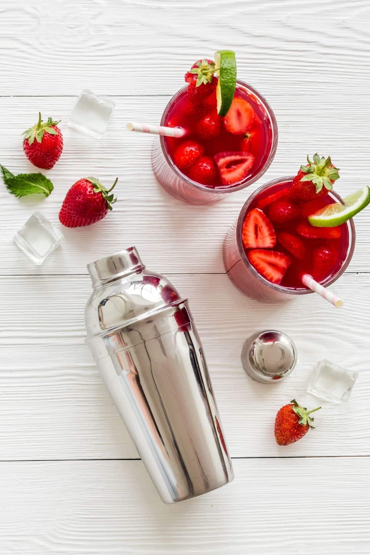 strawberry mojitos and cocktail shaker