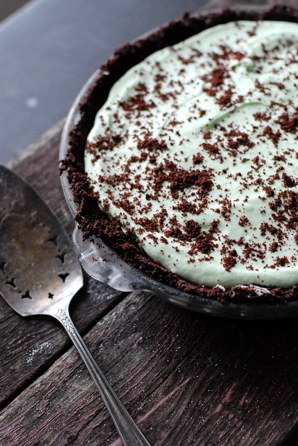 Whole Grasshopper Pie with pie cutter