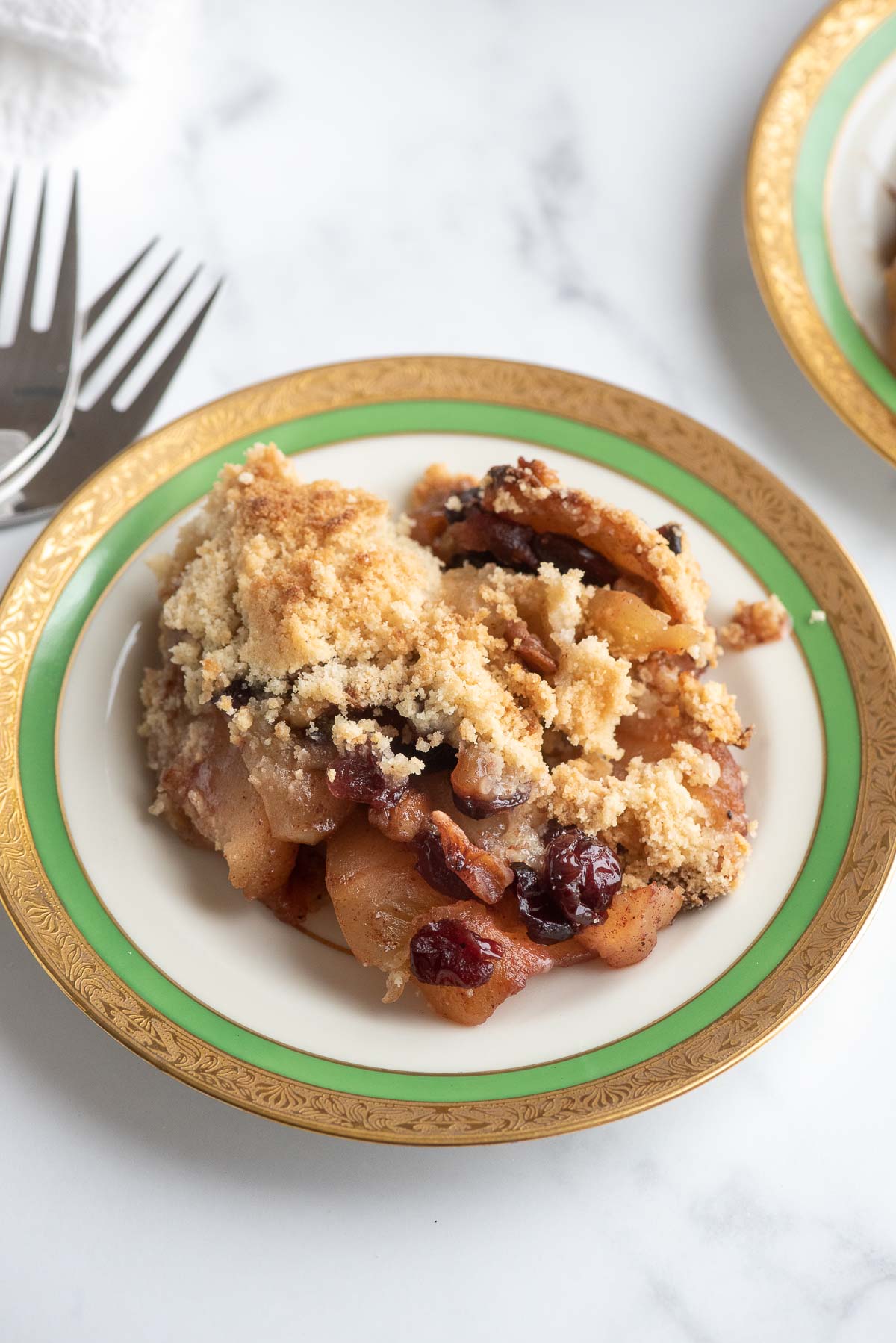 apple crisp serving on plate