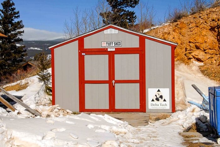 tuft shed where Grandpa Bredo is frozen