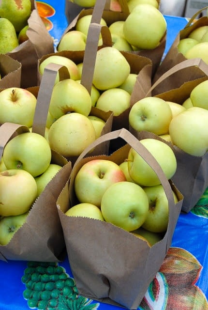 Bags of Colorado Apples at the Vail Farmer\'s Market 