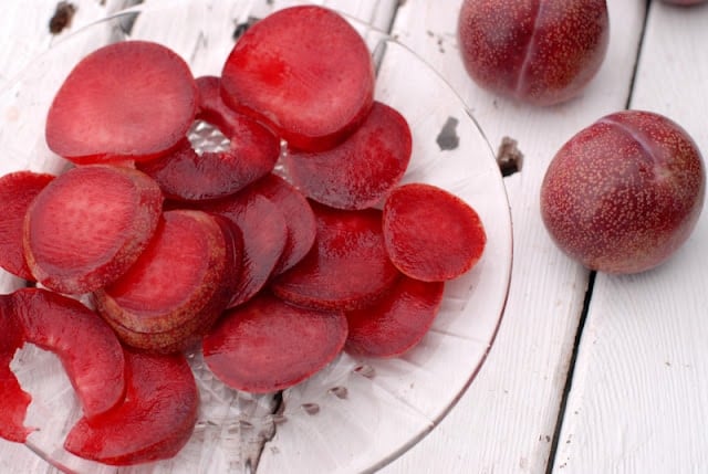 red plums sliced