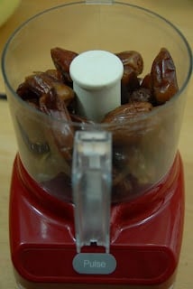 dates in a mini food prepper