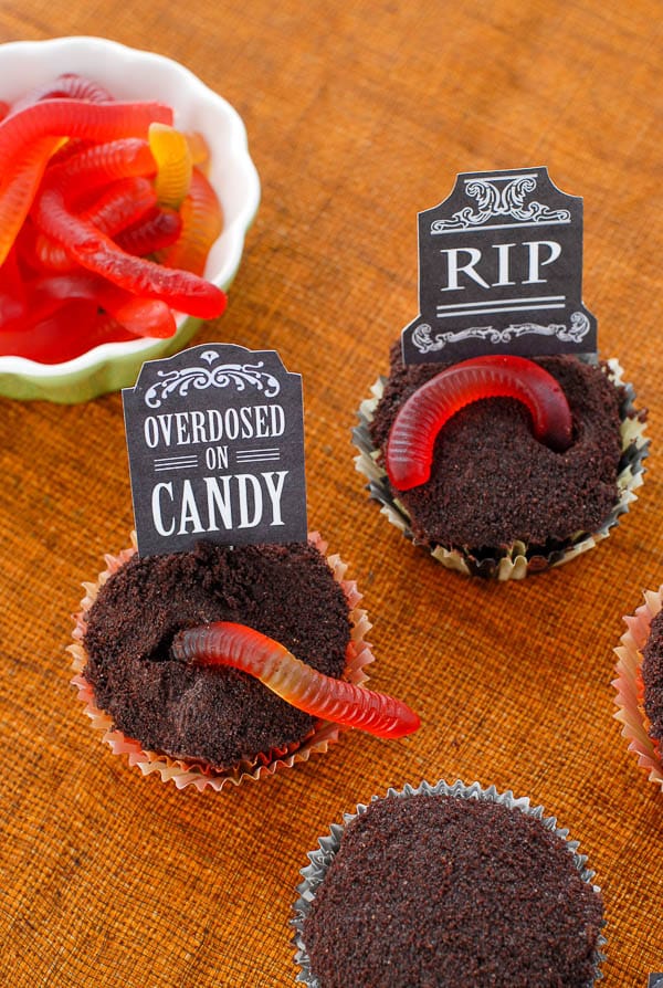 Graveyard cupcakes