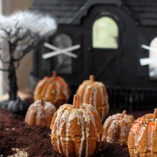 Rustic Mini Pumpkin Cakes