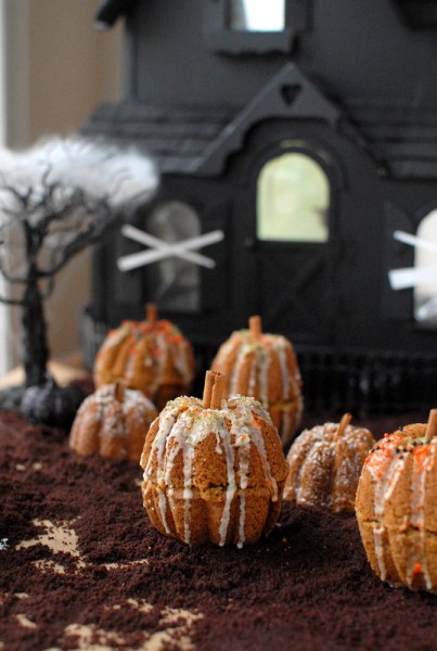 Rustic Mini Pumpkin Cakes 