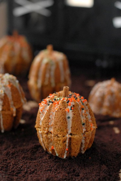 Rustic pumpkin cakes