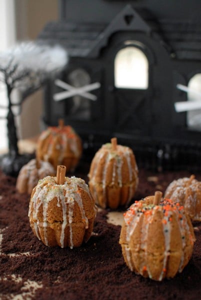 Mini pumpkin cakes