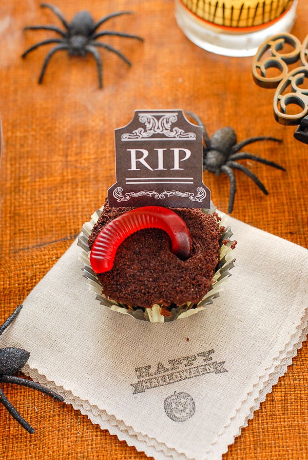 graveyard cupcake with gummy worm