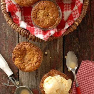 Little Apple Oat Cakes in Jars with ice cream