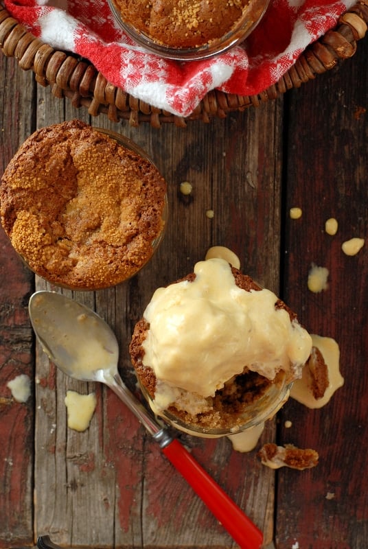 Little Apple Oat Cakes in Jars with ice cream from above