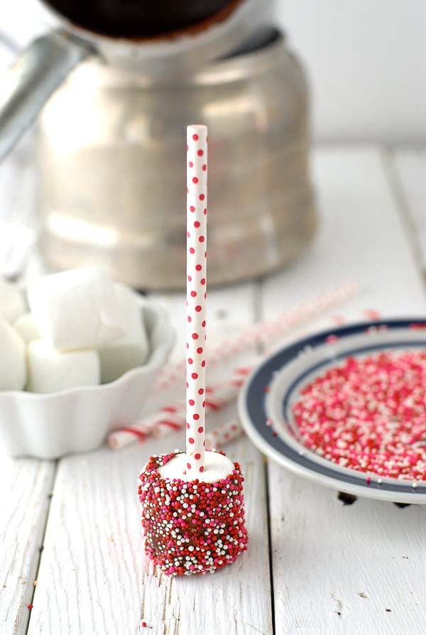 Valentine's Chocolate Marshmallow Pops (an easy sweet treat for a crowd)