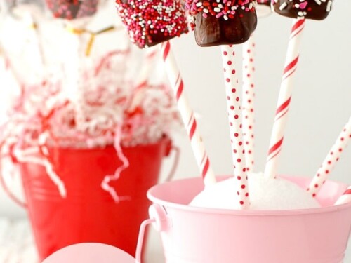 Valentine's Chocolate Marshmallow Pops (an easy sweet treat for a