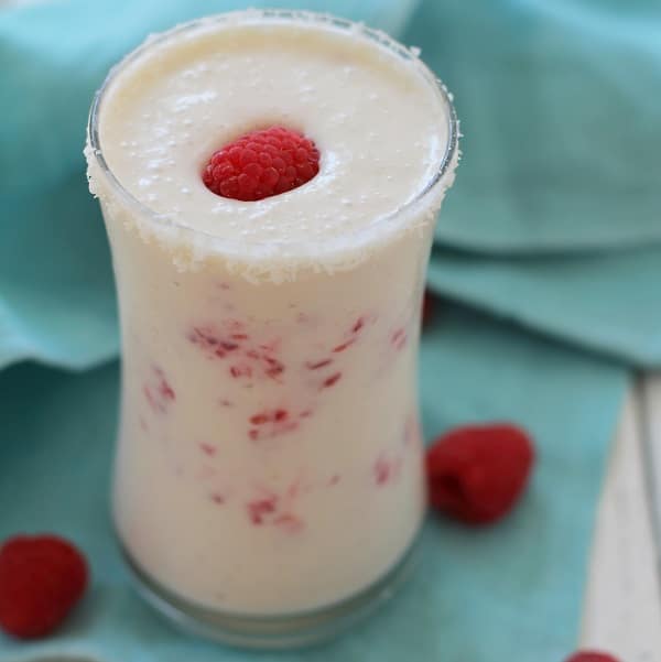 https://boulderlocavore.com/wp-content/uploads/2014/02/Raspbery-Pina-Colada-Smoothie.jpg