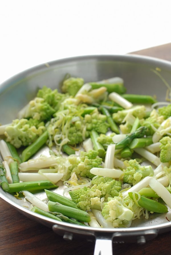 Springtime Vegetables Aspargus Leek Romanesco 