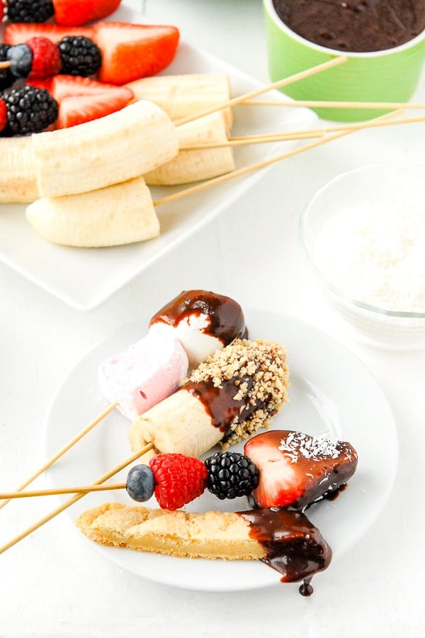 https://boulderlocavore.com/wp-content/uploads/2015/02/Chocolate-Fondue-dipped-skewers-BoulderLocavore.com-628.jpg