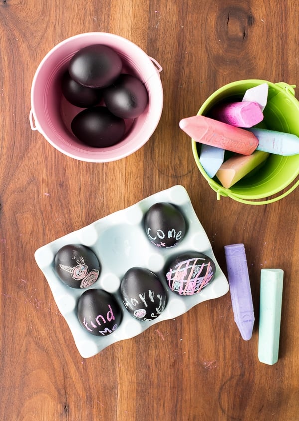  Decorating DIY Chalkboard Easter Eggs