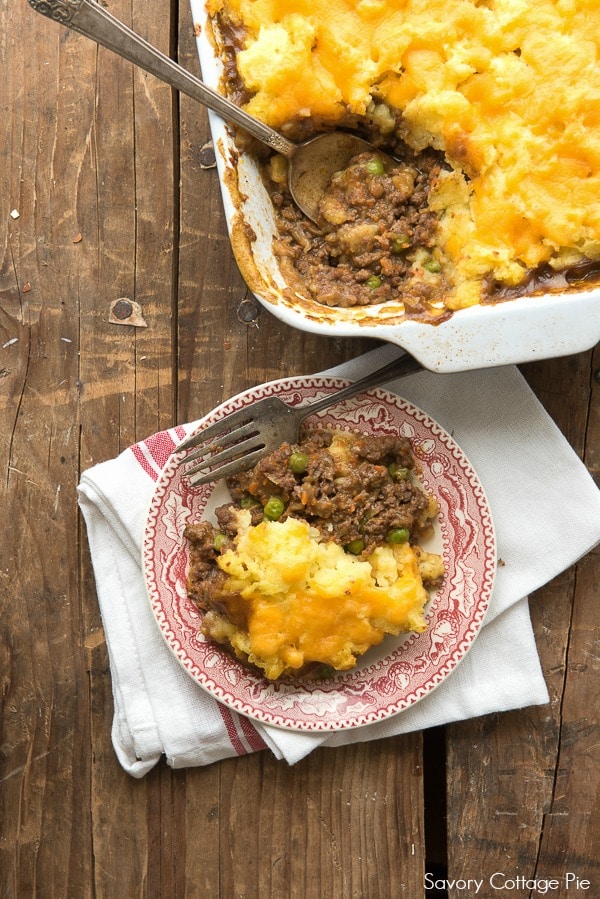 Savory Traditional Cottage Pie with Ground Beef and Vegetables