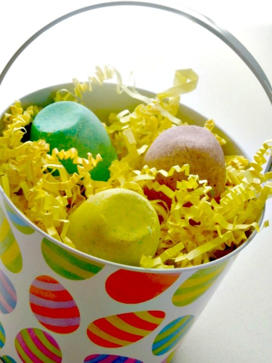 DIY Easter Bath Bombs 