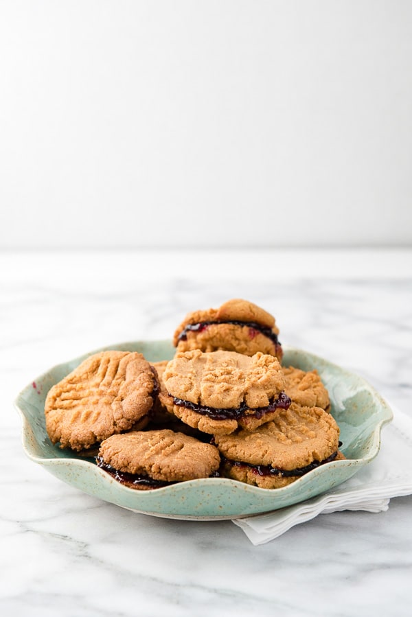 Peanut Butter and Jelly Sandwich Cookies from the side