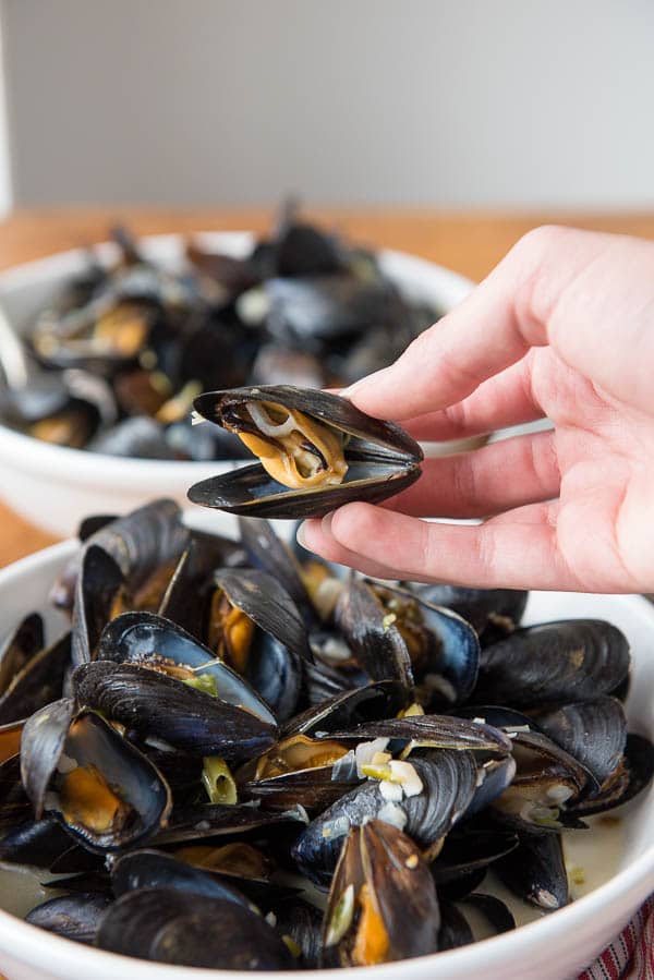 How to Eat a Mussels