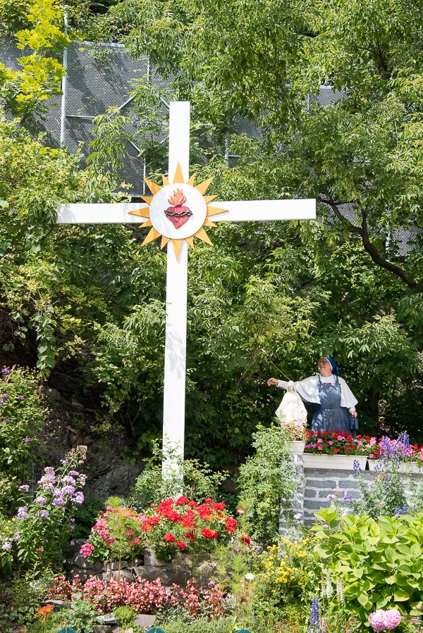 Quebec City, Lower City Sacred Heart with Nun 