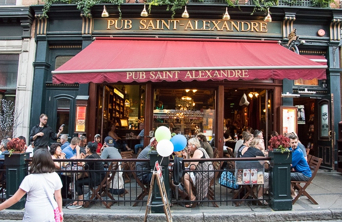 Quebec City, Upper City Pub Saint-Alexandre dining outside