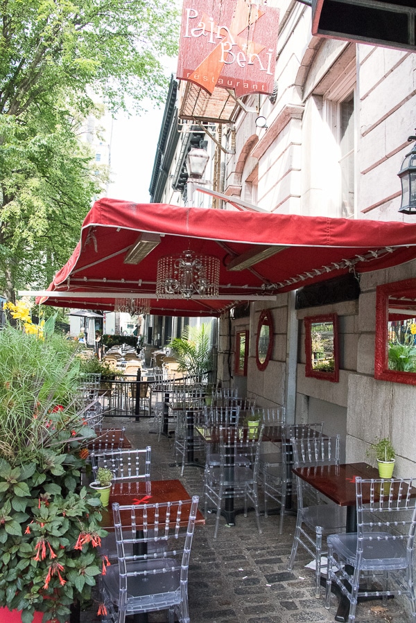 outside seating Quebec City, Pain Beni 