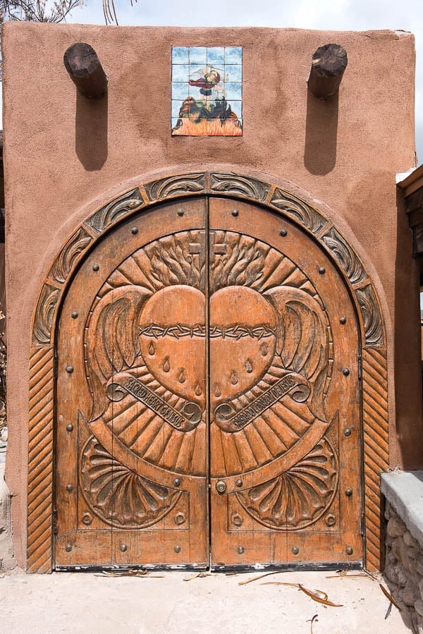 El Sanctuario de Chimayo doors