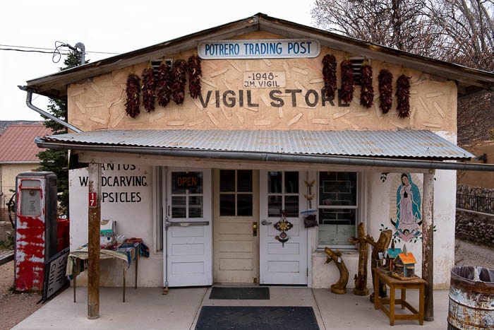 El Sanctuario de Chimayo trading post