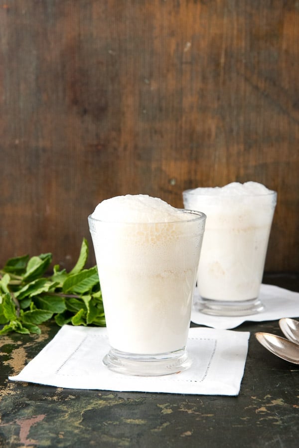 mint julep float with foam