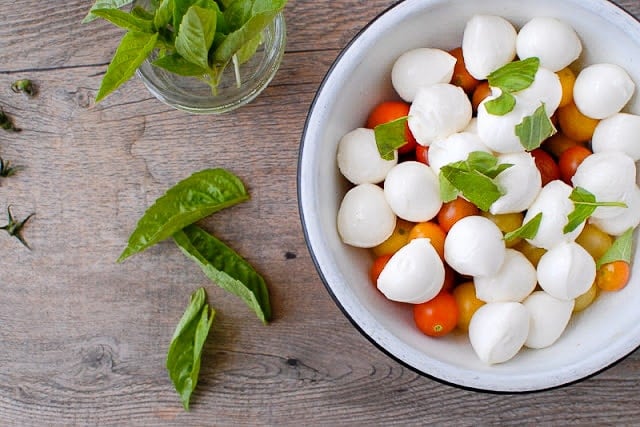 Bite-size Insalata Caprese with ingredients