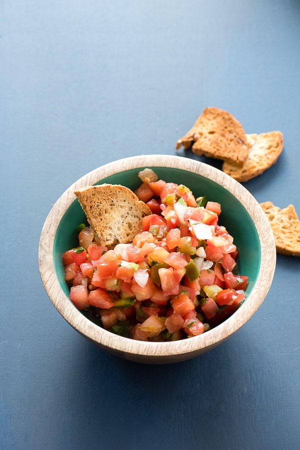 Homemade Everything Bagel Chips with Pico de Gallo 