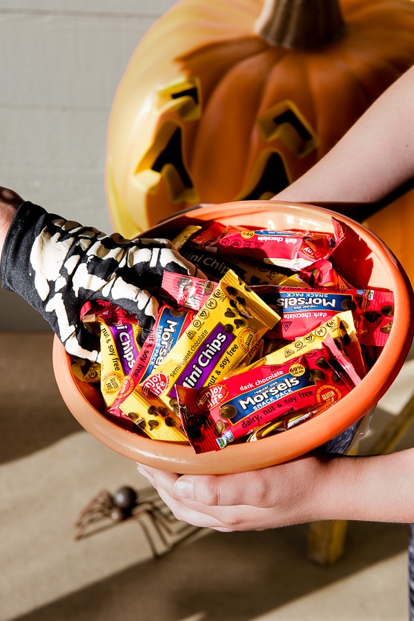 mini chocolate bars in trick or treat bowl