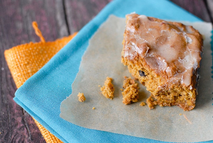 pumpkin bars serving with server 