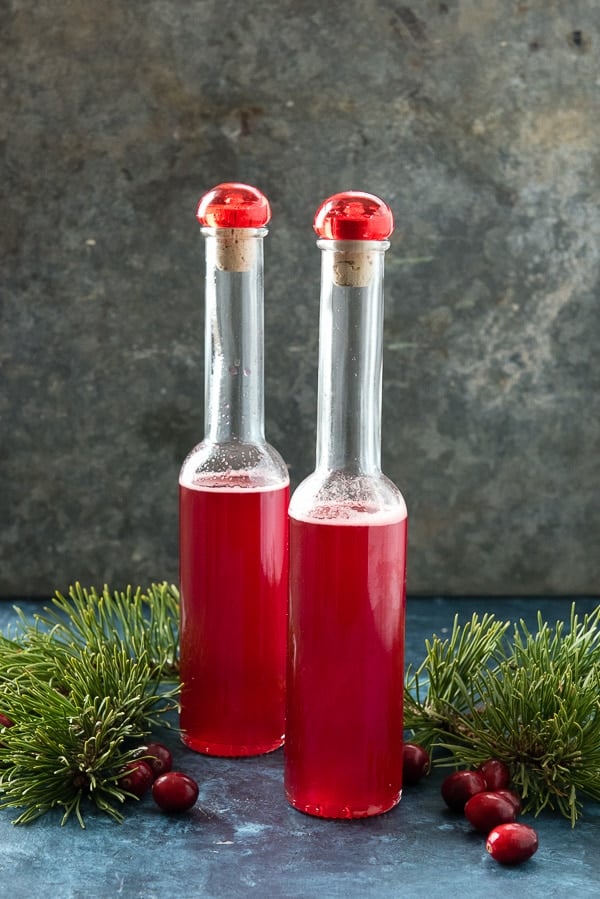 Homemade Cranberry Vinegar (with printable gift tags). 