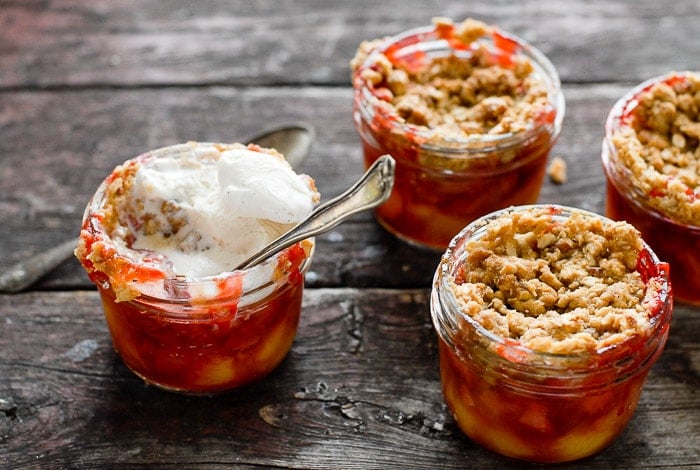 Strawberry Peach Fruit Crumble Jars in half pint Mason jars 