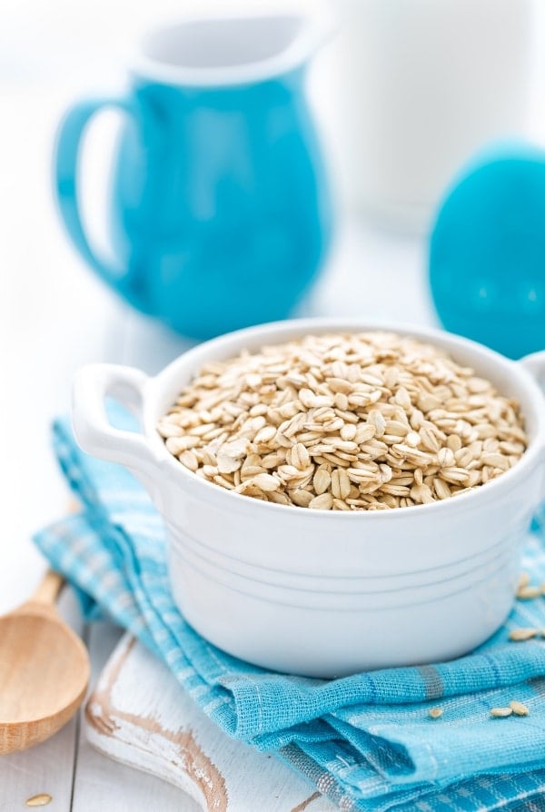 Rolled oats in white bowl