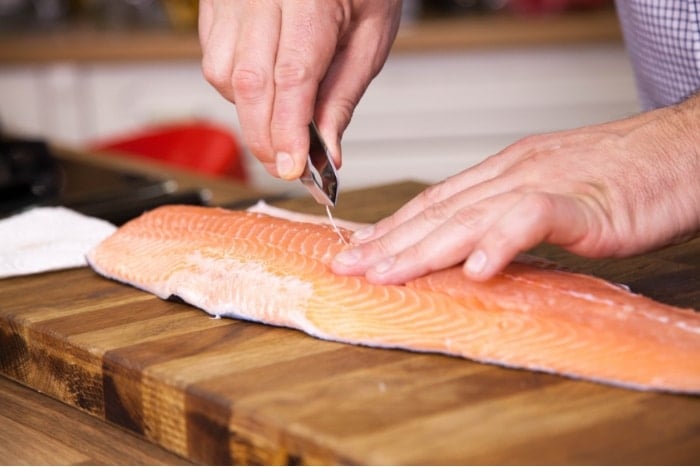 how to remove salmon bones