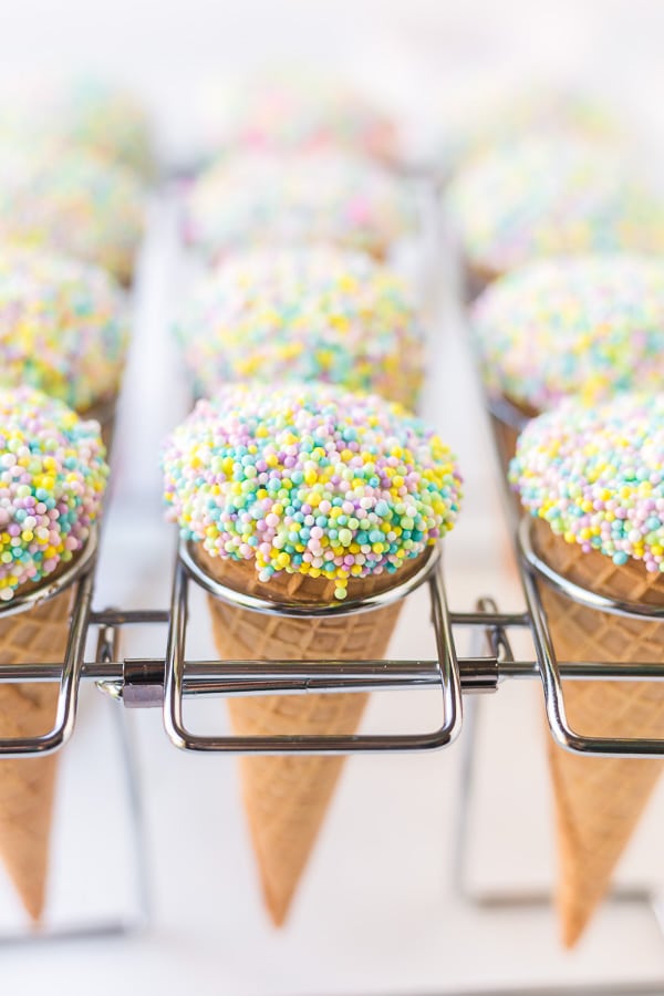 ice cream cone cupcakes with sprinkles 