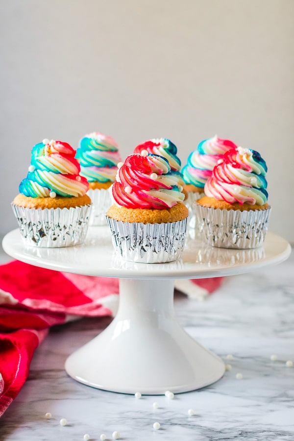 4th of July cupcakes on cake pedestal 