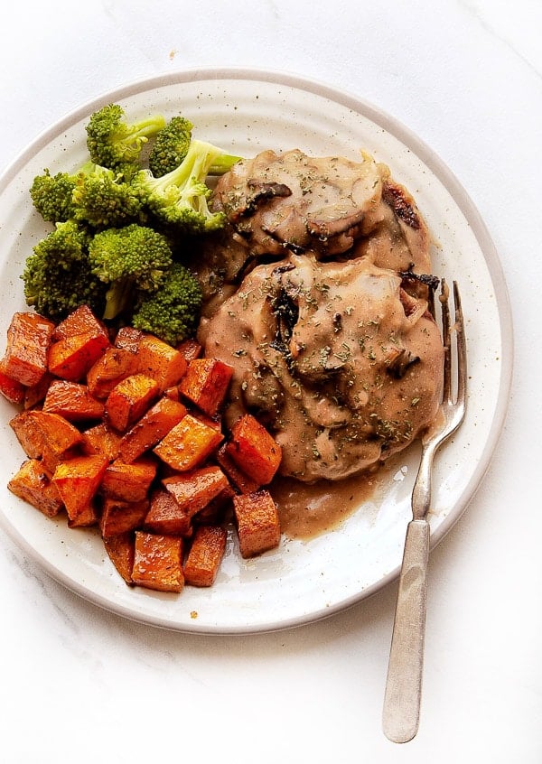 Salisbury Steak with gravy and vegetables 