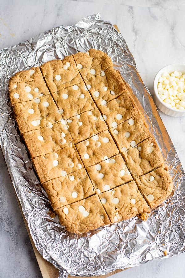 cutting baked cooled Blondies