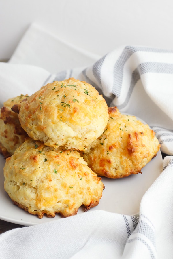 Cheddar Bay Biscuits side view