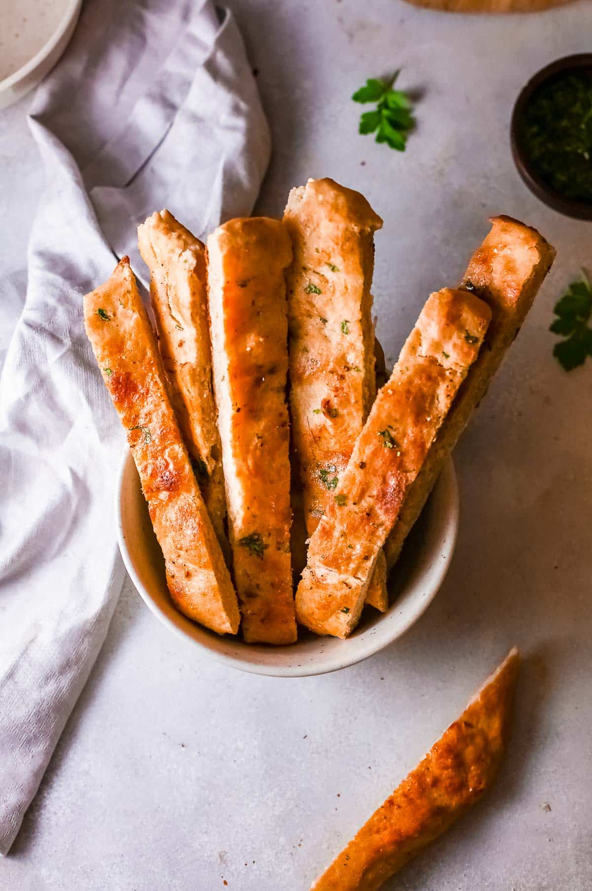 garlic bread breadsticks in bowl 
