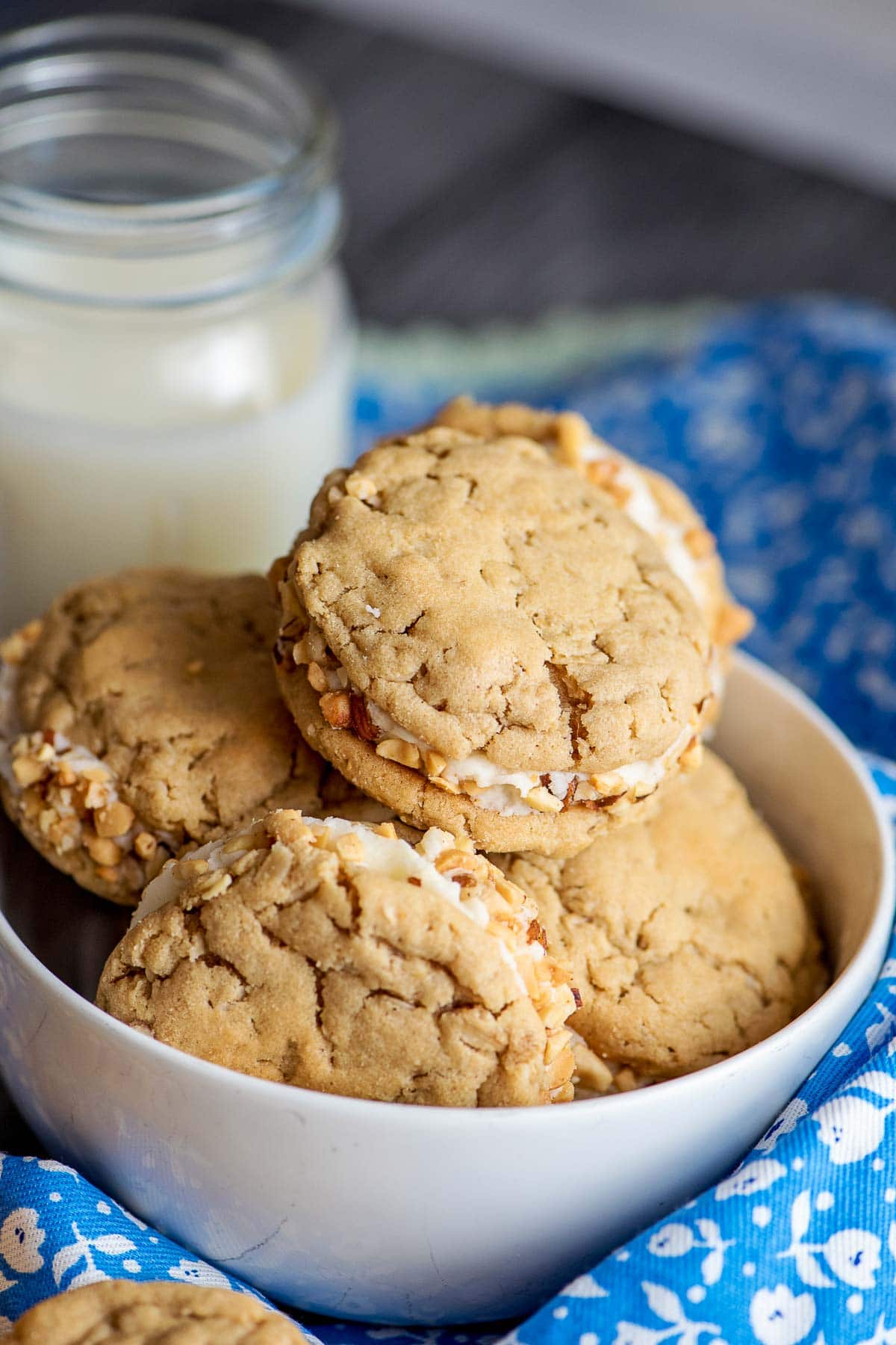 sandwich cookies in a bowl