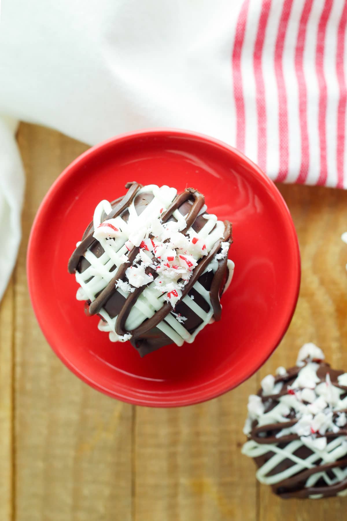 HOT CHOCOLATE BOMB WITH PEPPERMINT