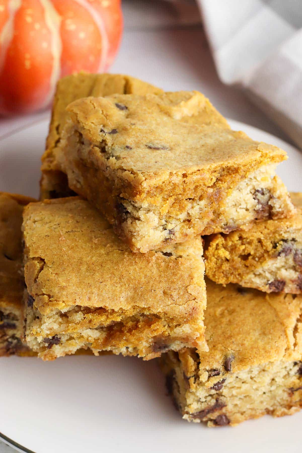 pumpkin blondies close up 