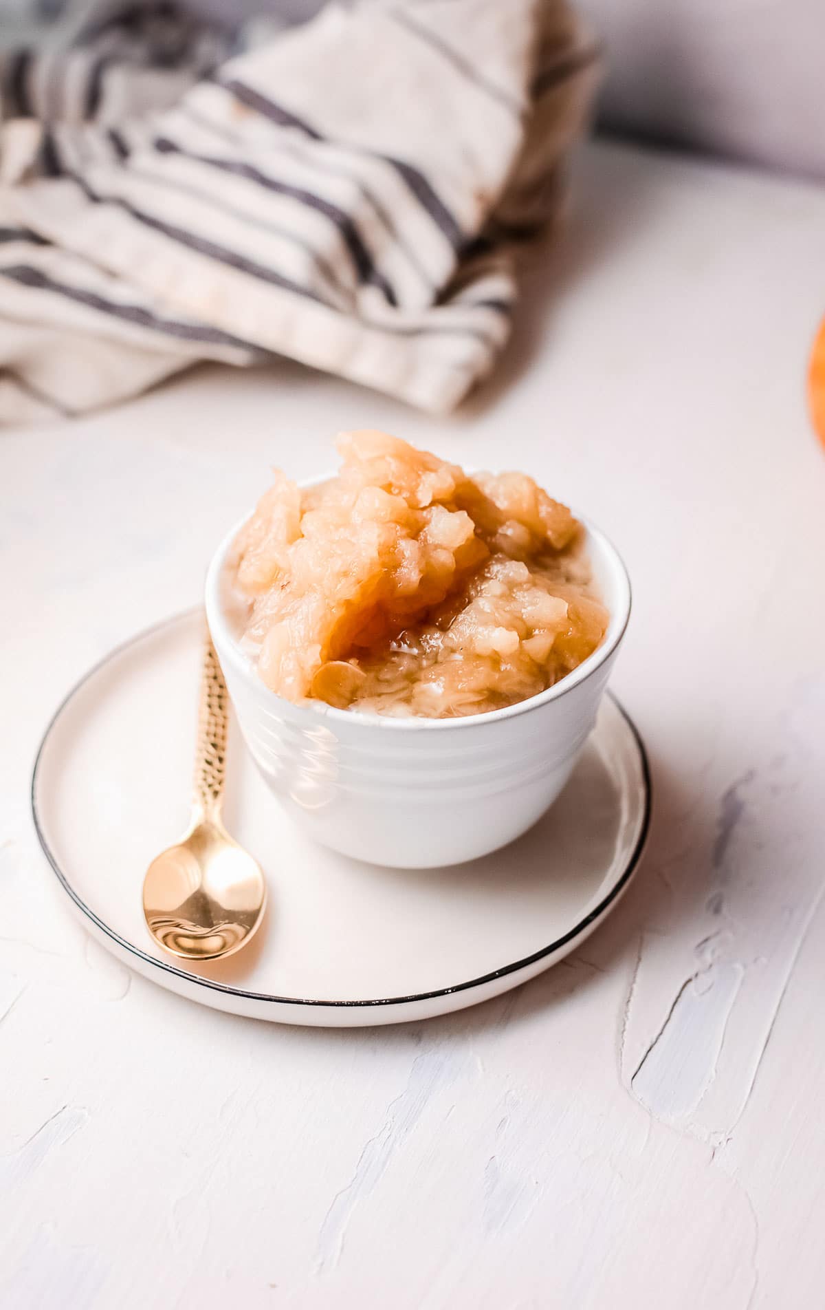 instant pot applesauce in bowl side