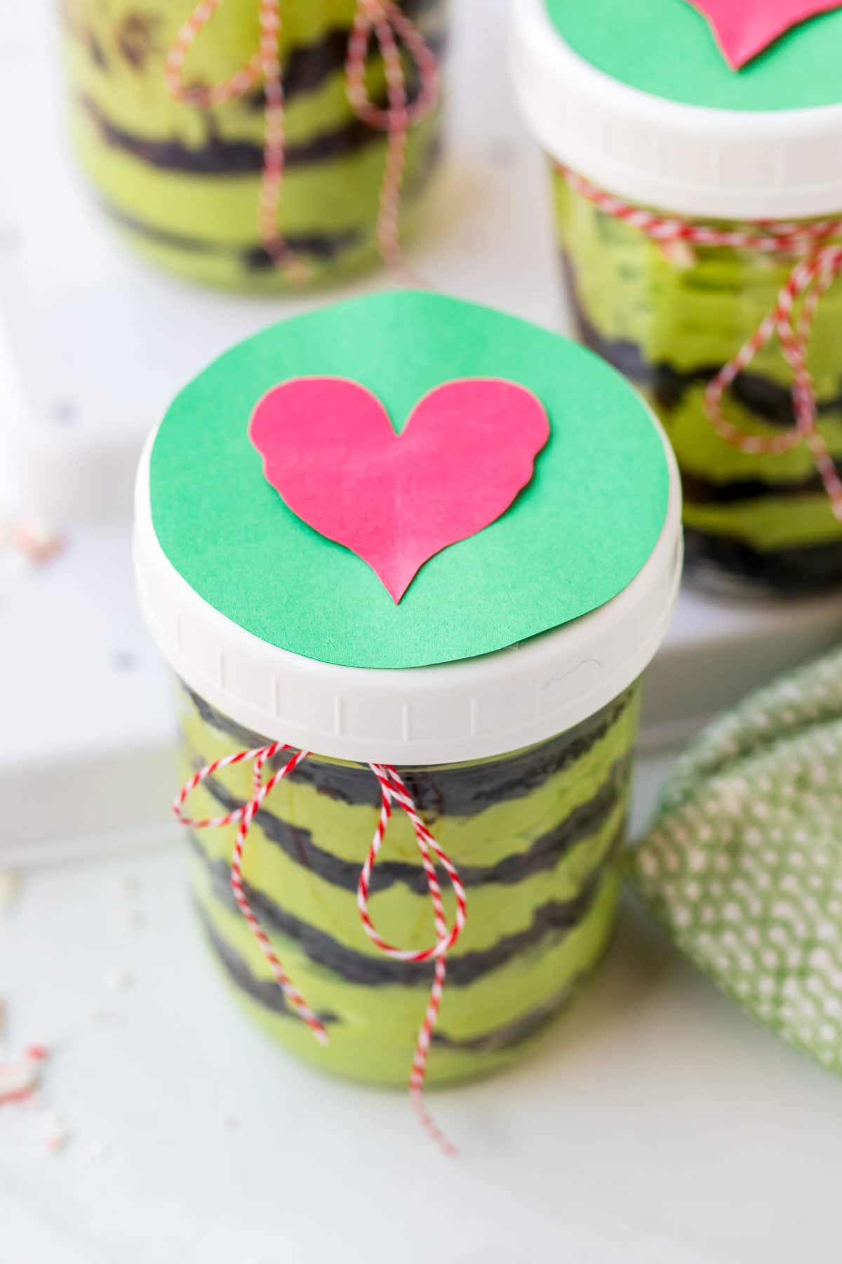 grinch cake heart lid 